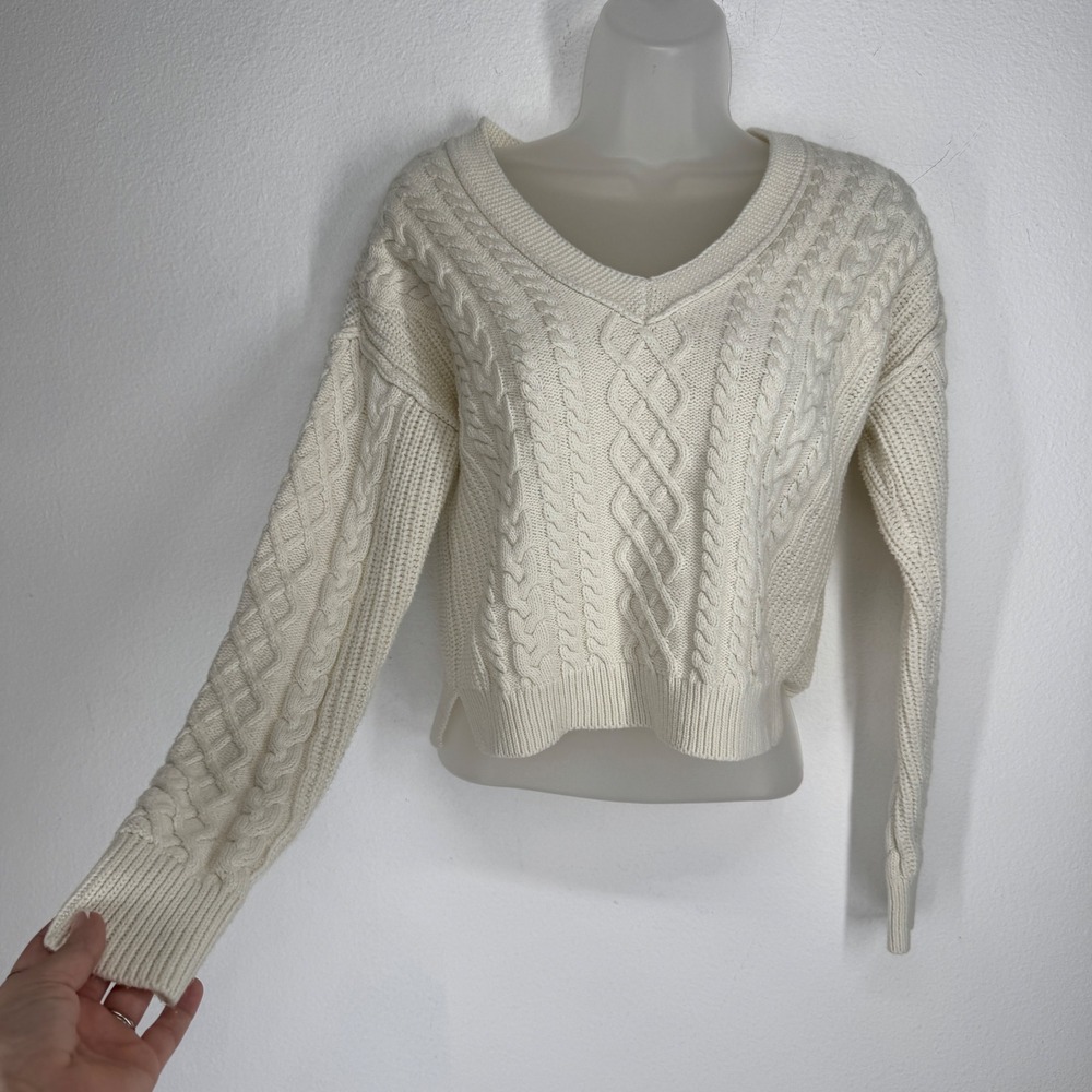 Aeropostale Womens Cream Chunky Cable Knit V-Neck Cropped Sweater XS Fisherman